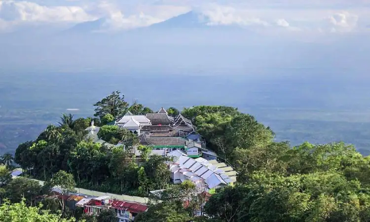 Makam Sunan Muria, Sumber: supabase.co