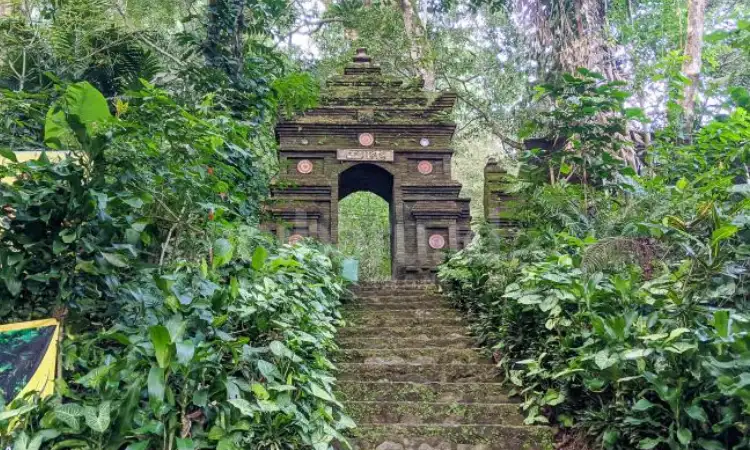 Makam Syekh Syadzili, Sumber: inibaru.id