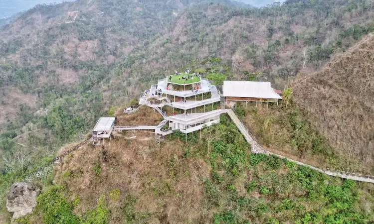 Tumpeng Menoreh, Sumber: widyalokawisata.com