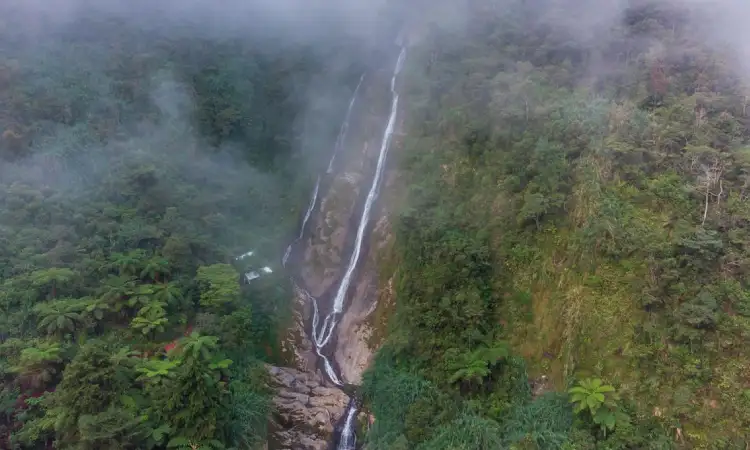 Curug Sikarim, Sumber: kompas.com