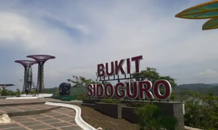 Bukit Sidoguro, Sumber: metrotvnews.com