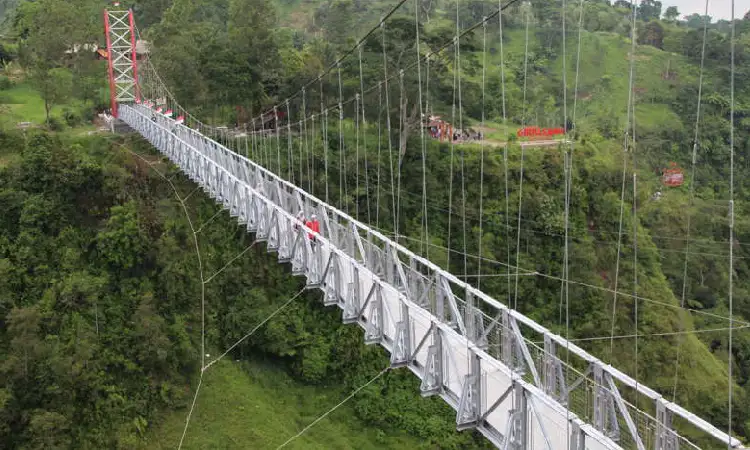 Jembatan gantung Girpasang, Sumber: sinarharapan.net