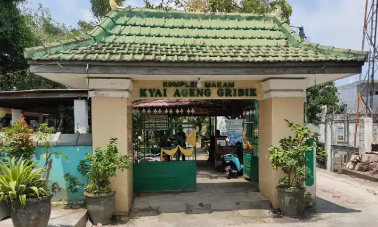 Makam Ki Ageng Gribig. Sumber: timesindonesia.co.id