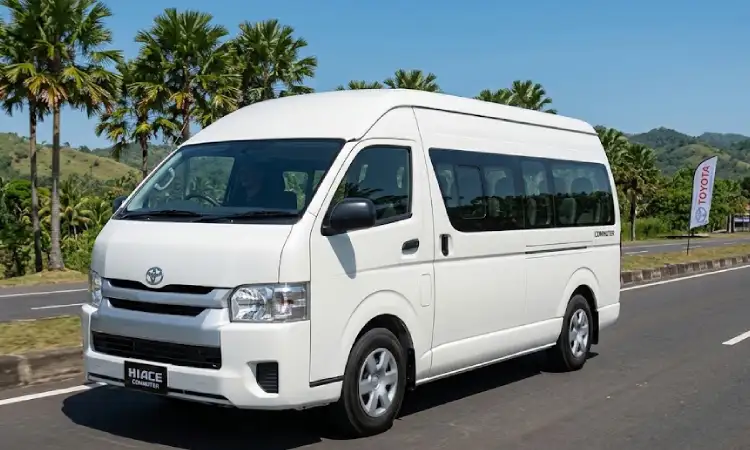 Hiace rombongan pengantin, Sumber: AI